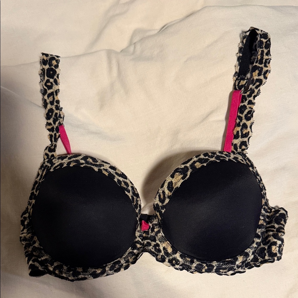 PINK Victoria's Secret Black and Leopard Print Bra